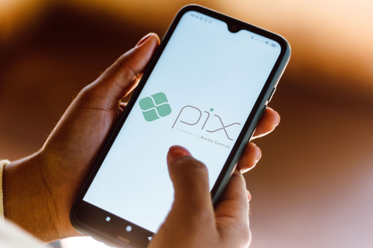 Pix movimenta mais de R$ 1,5 milhões em apps de entrega no 4º trimestre de 2024