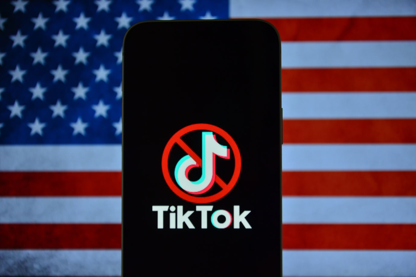 EUA Proíbem TikTok e Geram Debate sobre Liberdade Digital