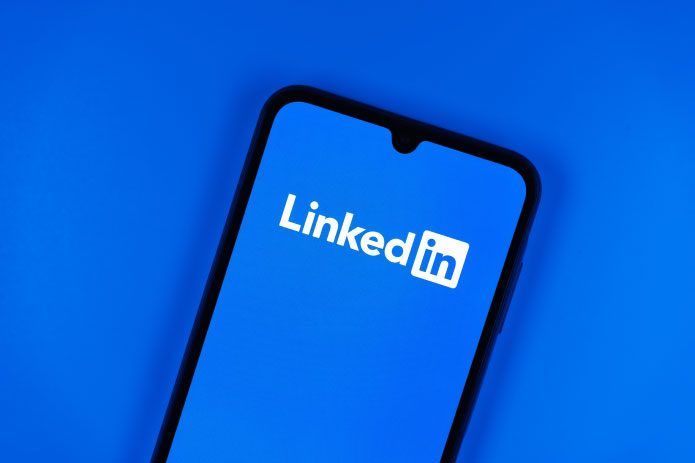 Mais de 50% dos brasileiros utilizam LinkedIn para procurar vagas remotas no exterior, aponta pesquisa